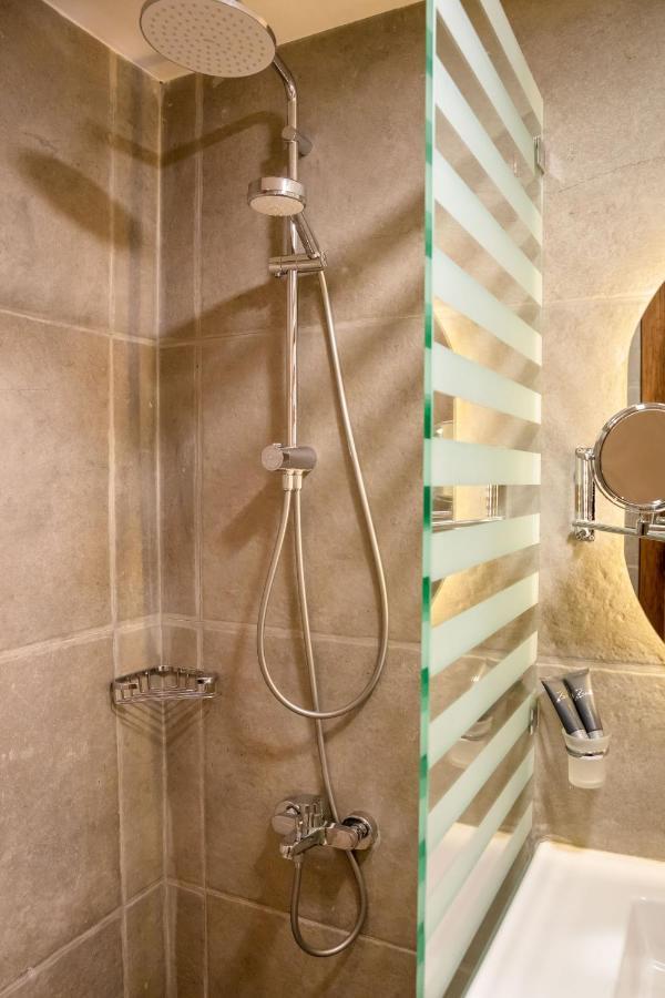 Nile Club Hotel *